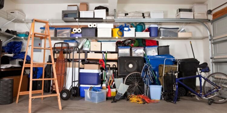 Garage aufräumen – Tipps für mehr Ordnung & Platz